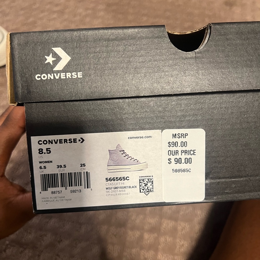 Converse - Picture 2 of 3